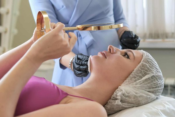 What Are the Best Strategies for UK Cafés to Create a Unique Customer Experience?